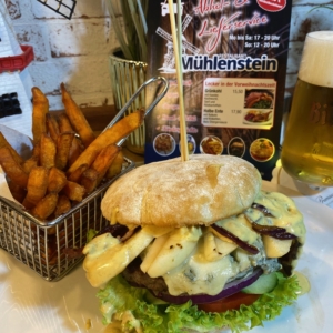 Restaurant-Wedel-Muehlenstein-Burger-Pizza-Brunch-Gorgonzola-Burger